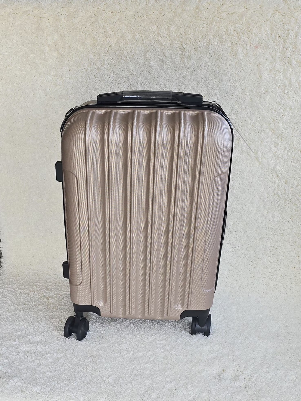 20" Carry-On Suitcase - Champagne/Gold
